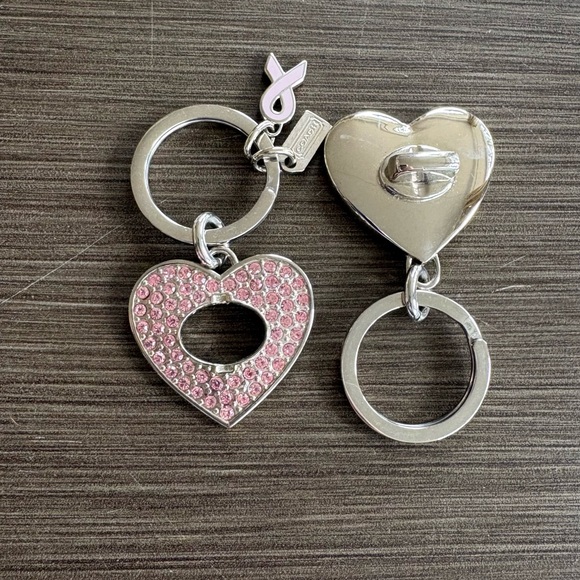 Coach Pink Crystal Heart Turnlock Valet Keychain Crystal 2008 - Picture 9 of 10